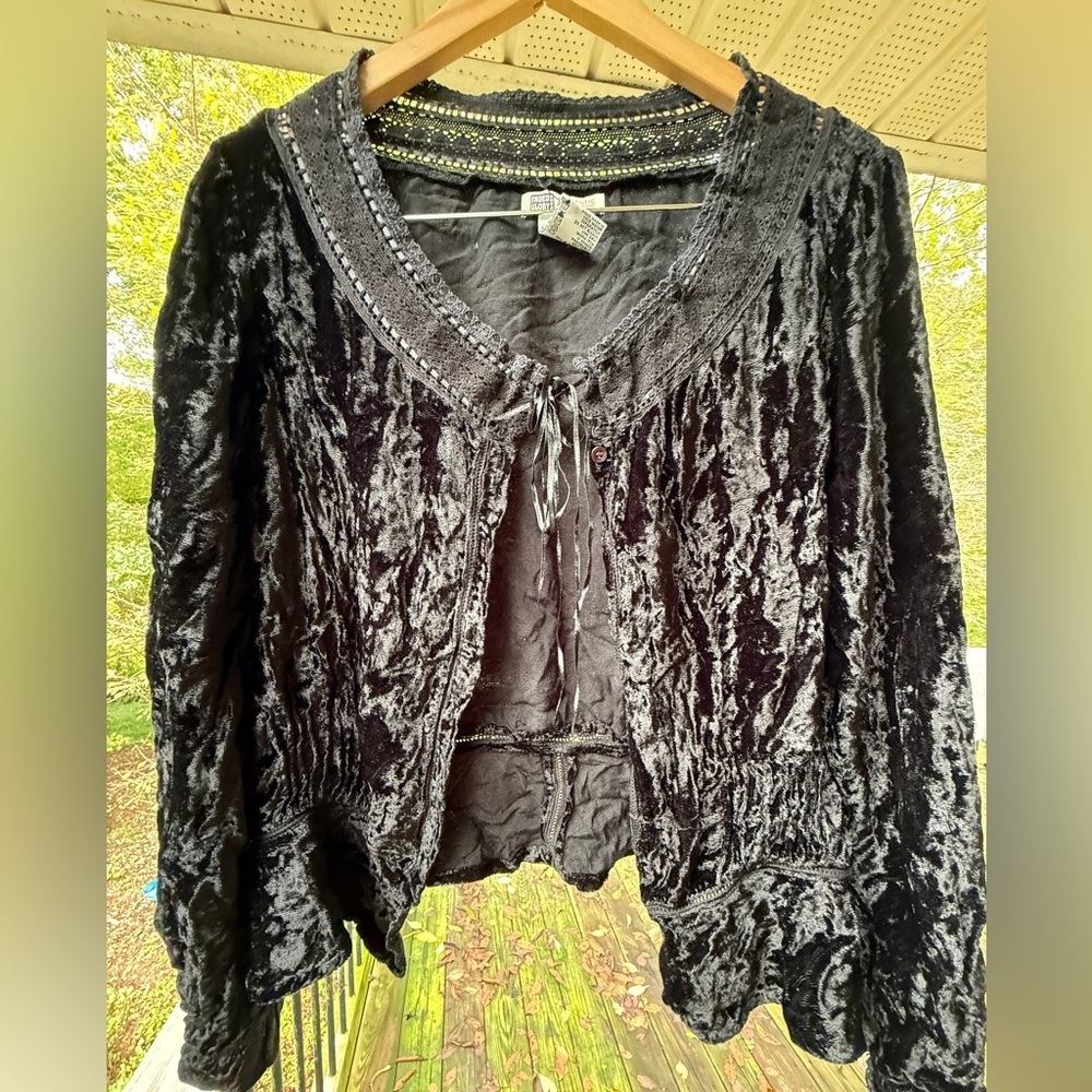 VTG Faded Glory Velvet Lace Ribbon Detail Button up Y2K Black Goth Whimsigoth